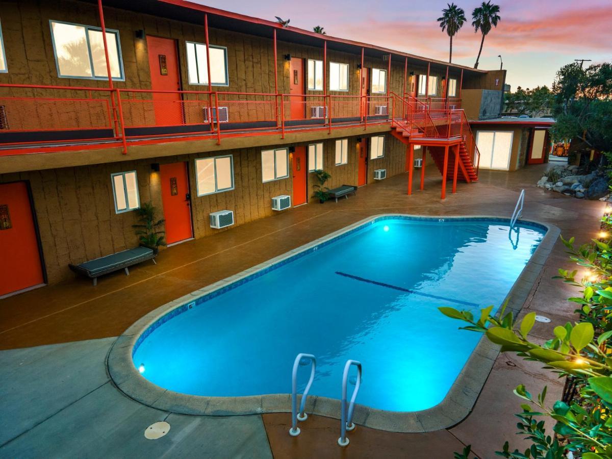 Tiki Hotel Palm Springs Bagian luar foto